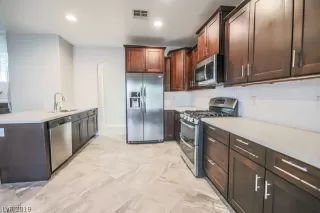 Photo #4: 2156416 Listing