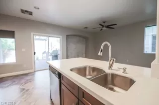 Photo #6: 2156416 Listing