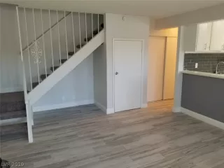 Photo #1: 2156419 Listing 