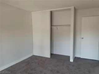 Photo #5: 2156419 Listing 