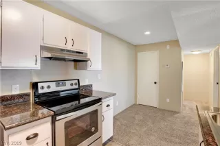 Photo #6: 2156431 Listing 