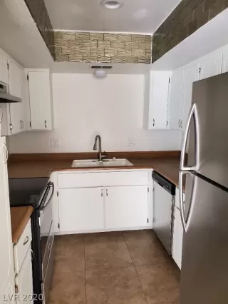 Photo #1: 2156435 Listing 