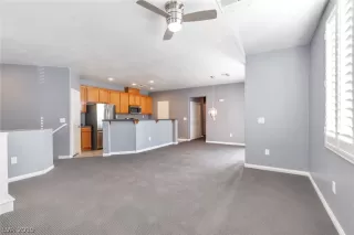 Photo #3: 2156461 Listing