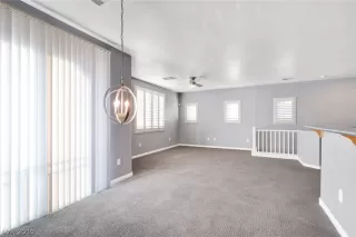 Photo #4: 2156461 Listing