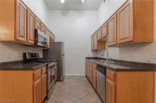 Photo #4: 2156508 Listing