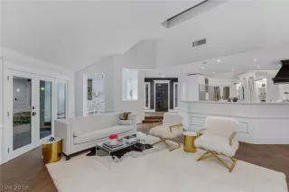 Photo #3: 2156543 Listing 