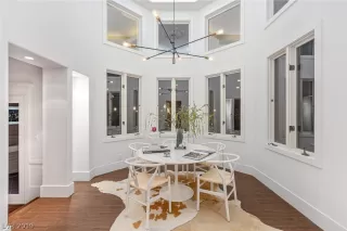 Photo #4: 2156543 Listing 