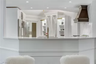 Photo #5: 2156543 Listing 