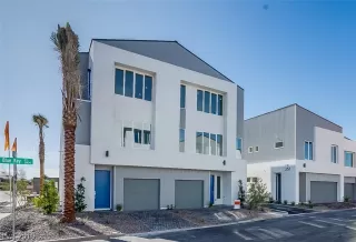 Photo #1: 2156552 Listing