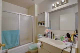 Photo #4: 2156575 Listing