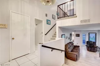 Photo #4: 2156587 Listing 