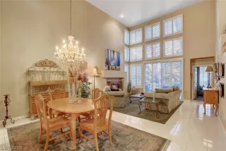 Photo #5: 2156593 Listing