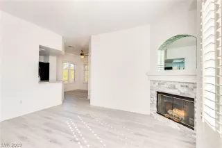 Photo #4: 2156599 Listing