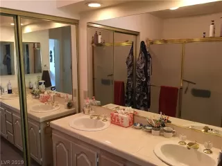 Photo #5: 2156627 Listing 