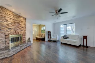 Photo #3: 2156629 Listing 