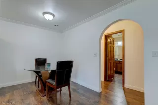 Photo #5: 2156629 Listing 