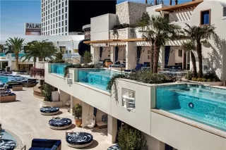 Photo #2: 2156701 Listing