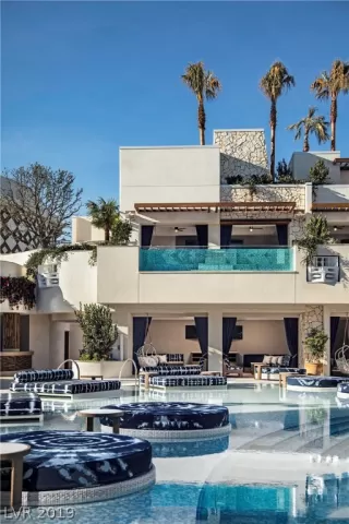 Photo #3: 2156701 Listing