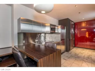 Photo #5: 2156701 Listing