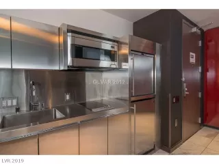 Photo #6: 2156701 Listing