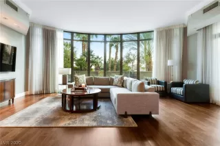 Photo #2: 2156702 Listing