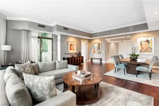 Photo #4: 2156702 Listing