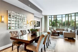 Photo #6: 2156702 Listing