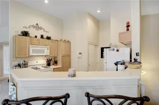 Photo #5: 2156710 Listing 