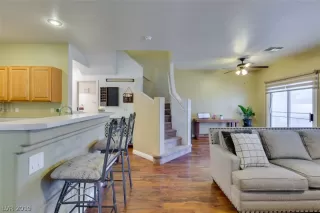 Photo #4: 2156748 Listing 