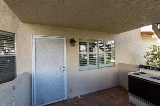 Photo #4: 2156755 Listing