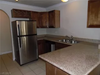 Photo #5: 2156819 Listing 