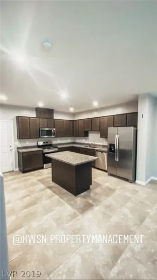 Photo #3: 2156822 Listing 