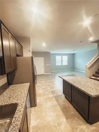 Photo #4: 2156822 Listing 