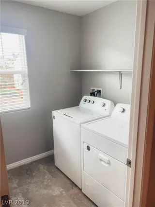 Photo #5: 2156822 Listing 