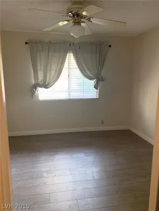 Photo #4: 2156843 Listing 