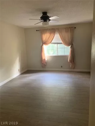 Photo #6: 2156843 Listing 