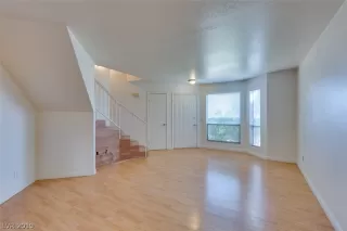 Photo #3: 2156861 Listing 