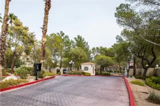 Photo #1: 2156946 Listing