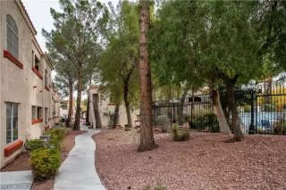 Photo #3: 2156946 Listing