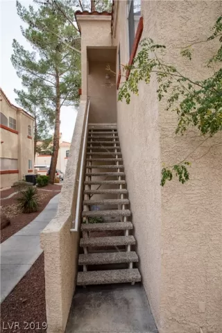 Photo #4: 2156946 Listing