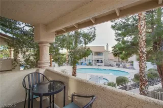 Photo #4: 2156964 Listing