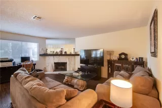 Photo #5: 2156964 Listing