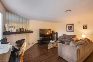 Photo #6: 2156964 Listing