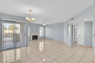 Photo #4: 2156971 Listing