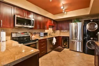 Photo #3: 2157002 Listing 