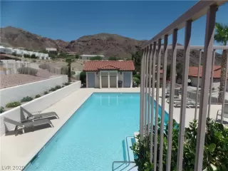 Photo #2: 2157092 Listing 