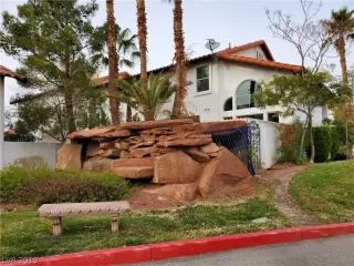 Photo #1: 2157167 Listing 