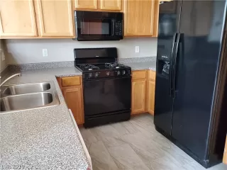 Photo #5: 2157167 Listing 