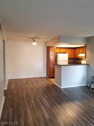 Photo #5: 2157212 Listing 