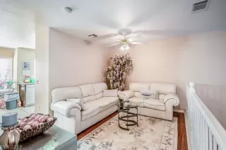 Photo #4: 2157238 Listing
